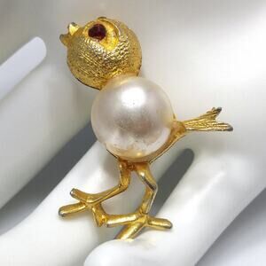 Vintage Bird Brooch, Baby Chick, Faux Pearl, Red Rhinestone Eye, 1950s, 1 1/2 In